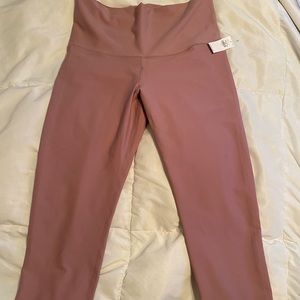 Old Navy powersoft cropped leggings size large dusty rose color